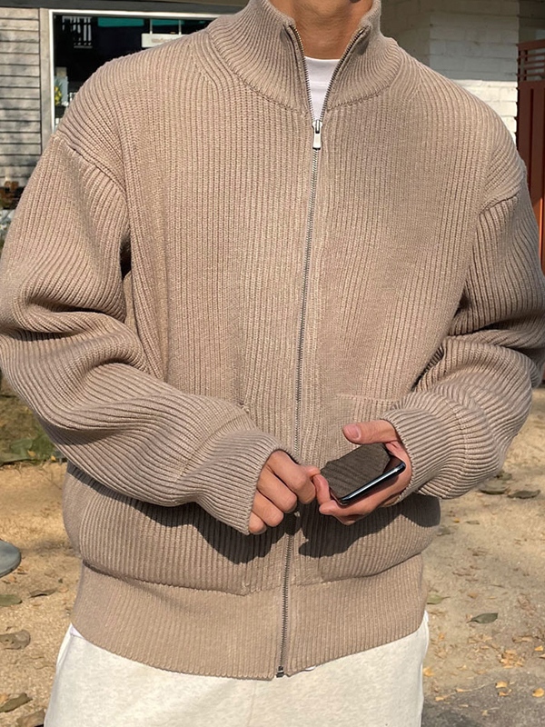 Solider Herrenpullover mit zwei Taschen und Reißverschluss-1