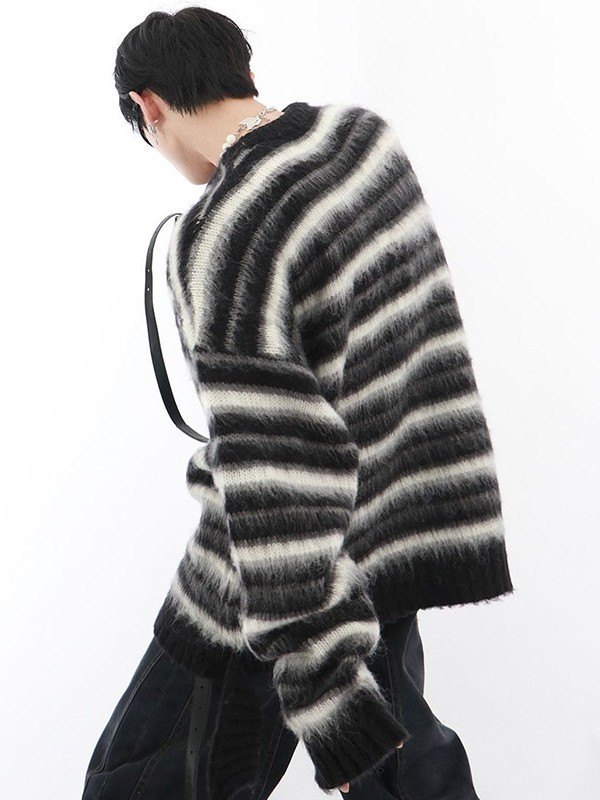 Kontrastgestreifter Fuzzy-Strickpullover für Herren-3