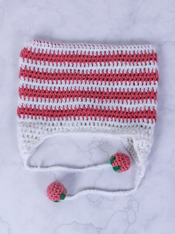 Handgefertigte Strickmütze mit Katzenohrstreifen-2