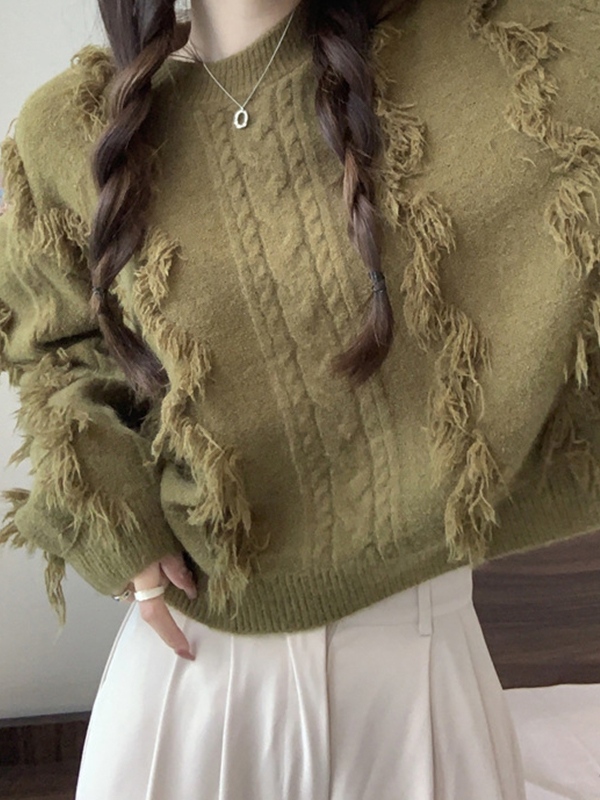 Einfarbiger Pullover mit Zopfmuster und Quasten-2