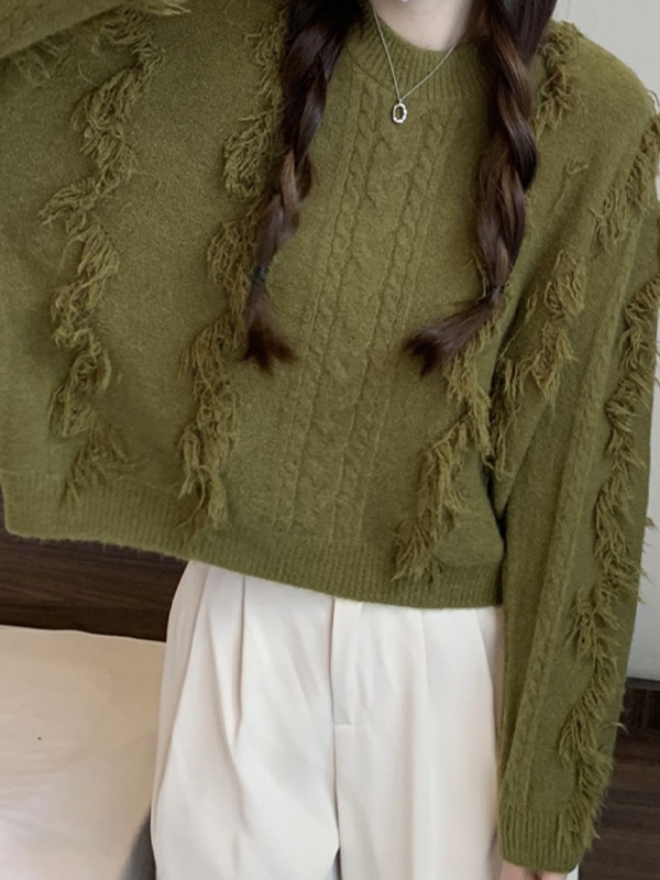Einfarbiger Pullover mit Zopfmuster und Quasten-1